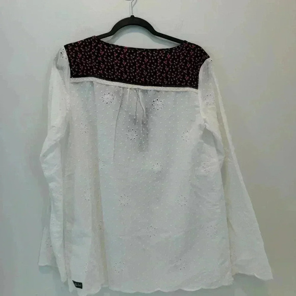 Matilda Jane Womens Size M Eyelet Floral Blouse Cherry Print Popover - Picture 7 of 10